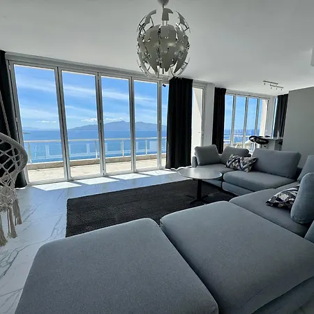 Penthouse Paulina Apartment